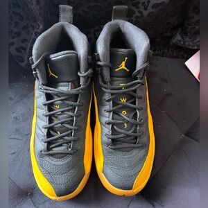 Jordan Men's Black and Yellow Athletic Shoes